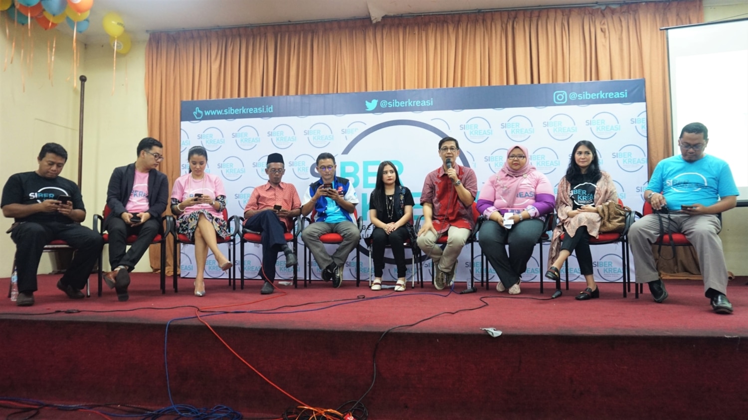 Talking Indonesia: literasi digital dan misinformasi